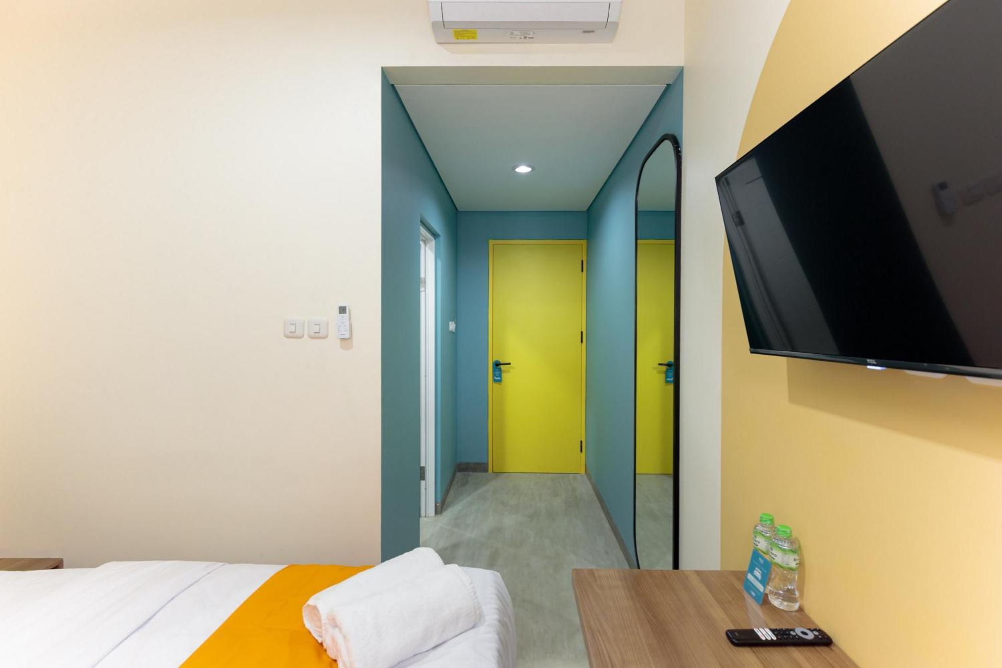 Sans Hotel Kelapa Gading Jakarta Exterior photo