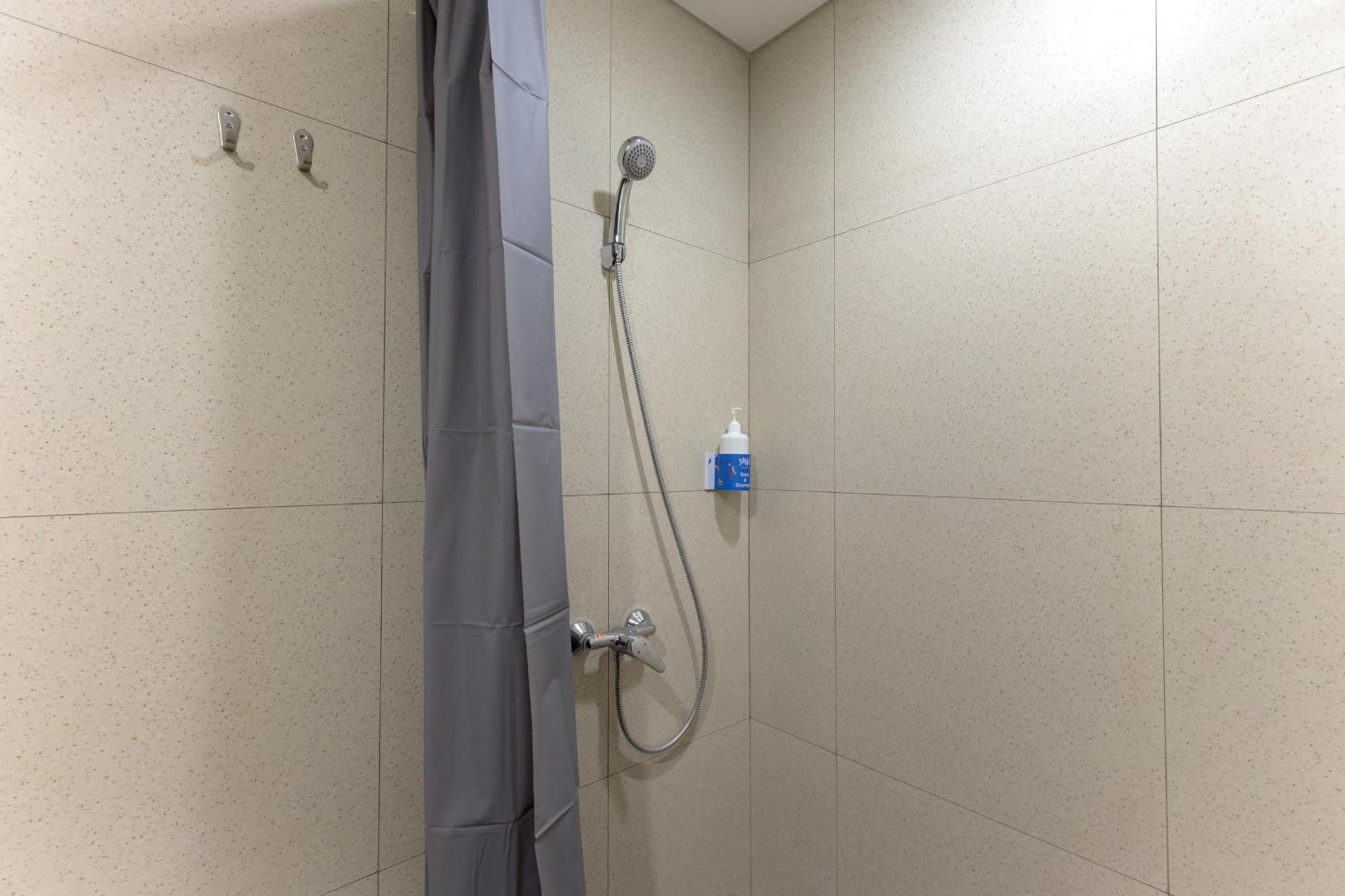 Sans Hotel Kelapa Gading Jakarta Exterior photo