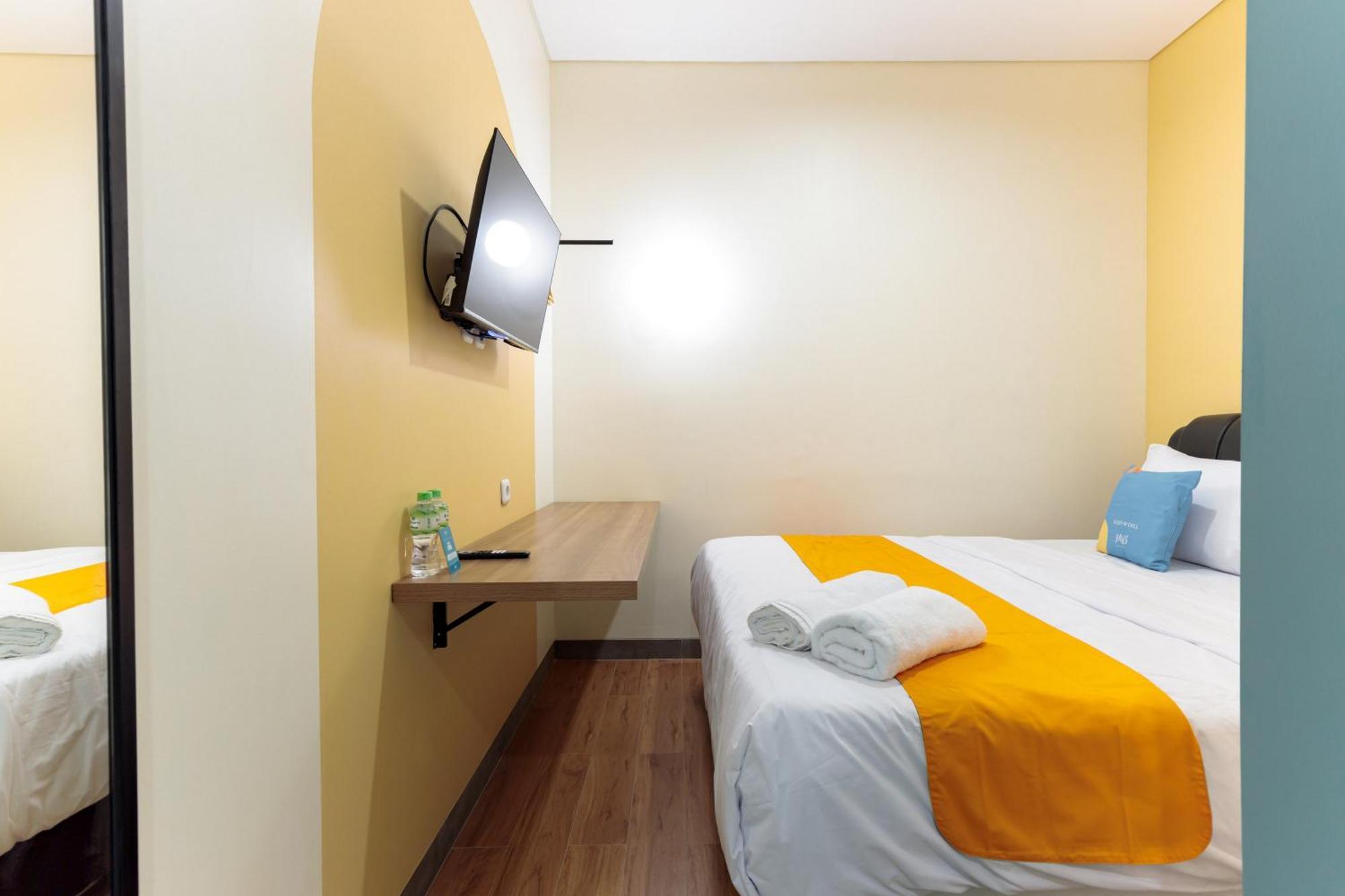 Sans Hotel Kelapa Gading Jakarta Exterior photo